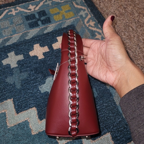 Burgundy handbag with silver hardware and chain - Picture 2 of 7